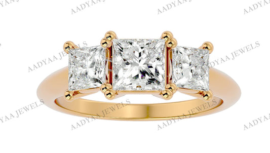 Natural diamond ring with elegant gold band